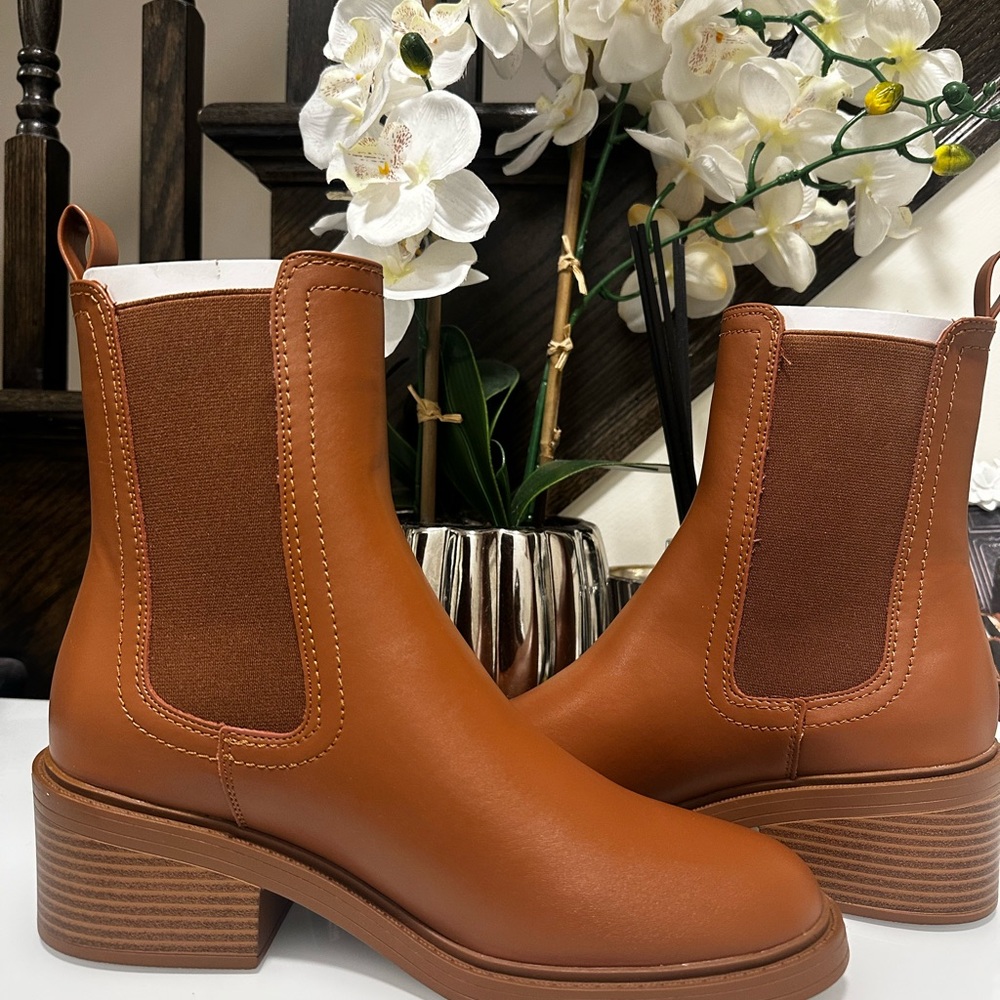 Tan JF ankle boot. Brand New.